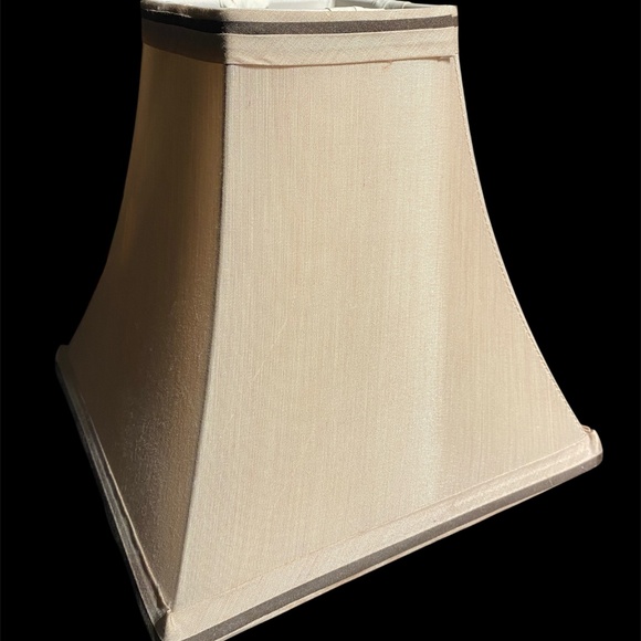 Softback Square Bell Lamp Shade 4" Top 9" Bottom Off White Beige Linen Spider - Picture 1 of 7